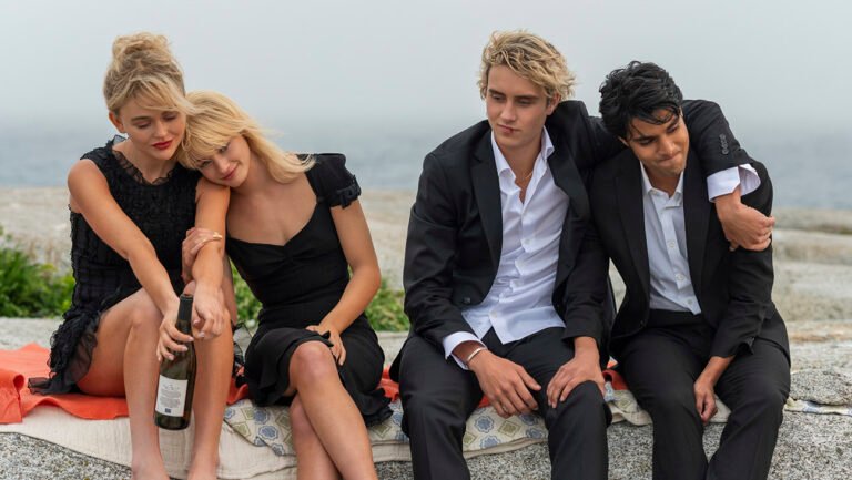 Emily Alyn Lind, Esther McGregor, Joseph Zada, Shubham Maheshwari in We Were Liars