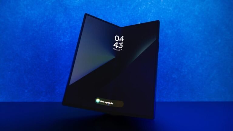 CNET Survey: 64% of People Say ‘No Thanks’ to Foldable Smartphones Samsung Galaxy Z Fold 7