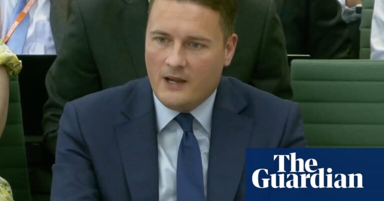 Resident doctors’ strikes would be gift to Nigel Farage, warns Wes Streeting | Health policy