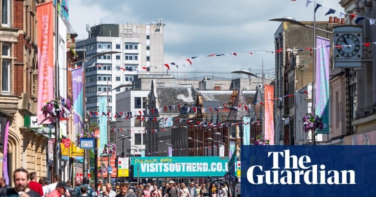 Young people in the UK: share your experiences of living in a coastal town | Young people