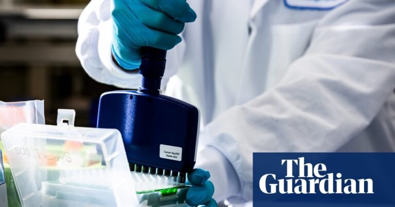‘Tremendous uncertainty’ for cancer research as US officials target mRNA vaccines | Trump administration