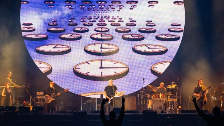 David Gilmour Previews 'Luck and Strange' From Upcoming Concert Film