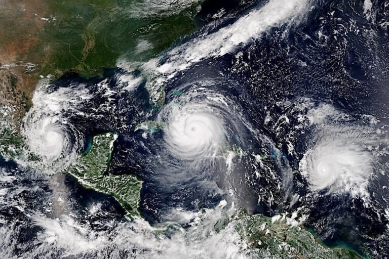 In a Warming Atlantic, Hurricanes Increasingly Arrive in Groups