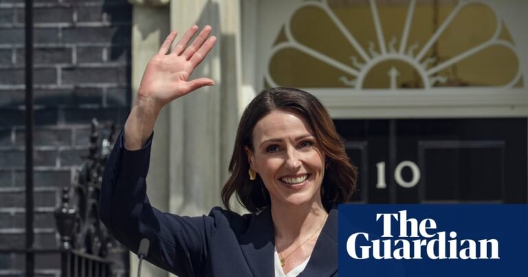 Kidnap, blackmail and Suranne Jones as PM: inside Hostage, Netflix’s breakneck new political thriller | Television Kidnap, blackmail and Suranne Jones as PM: inside Hostage, Netflix’s breakneck new political thriller | Television