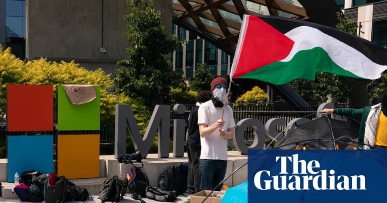 Microsoft workers occupy HQ in protest against company’s ties to Israeli military | Microsoft