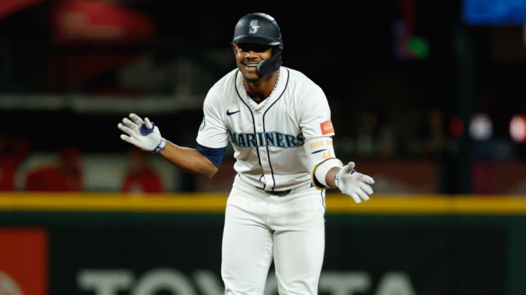 2025 MLB playoff picture: Baseball standings, projections, odds with Mariners, Astros neck-and-neck in AL West