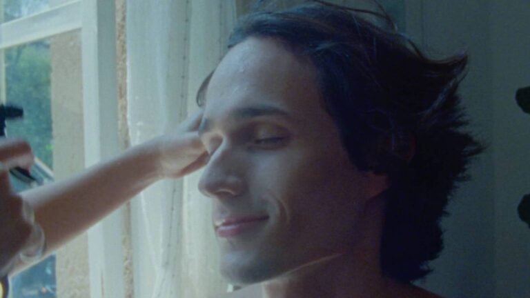 Arath Herce Drops 'Nadie Me Corta el Pelo Como Tú' Video: Watch