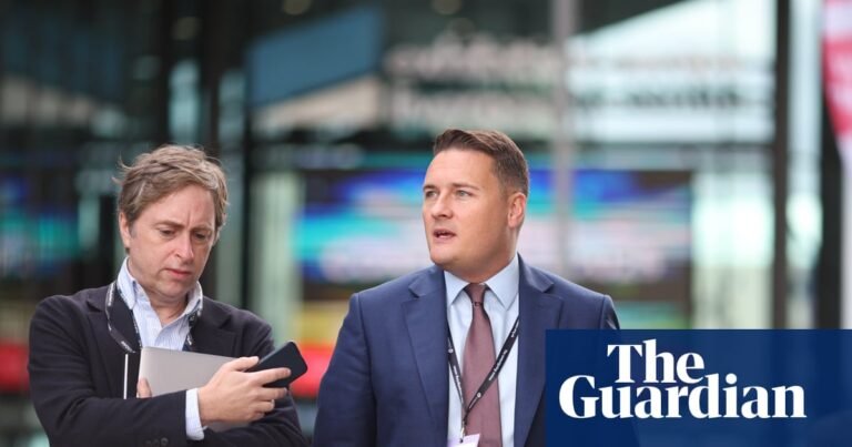 Labour to tackle care sector crisis in England with pay increase and new negotiating body | Care workers Labour to tackle care sector crisis in England with pay increase and new negotiating body | Care workers