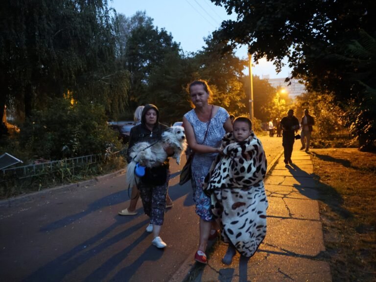 Russian attacks on Ukraine’s Kyiv kill at least 3, strike gov’t building | Russia-Ukraine war News Russian attacks on Ukraine’s Kyiv kill at least 3, strike gov’t building | Russia-Ukraine war News