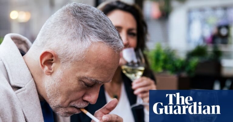 Spanish government moves to ban smoking on bar terraces | Spain Spanish government moves to ban smoking on bar terraces | Spain