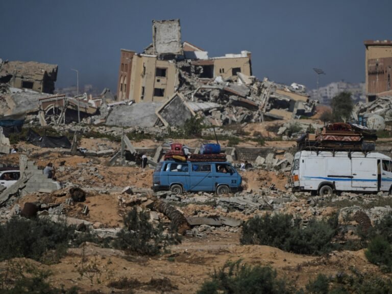 Thousands flee Gaza City bombardment as calls for evacuation intensify | Gaza News