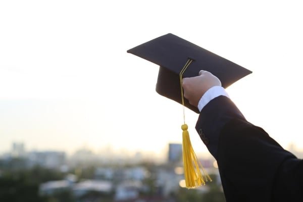 College Gives a Positive ROI for Some, but Outcomes Vary College Gives a Positive ROI for Some, but Outcomes Vary