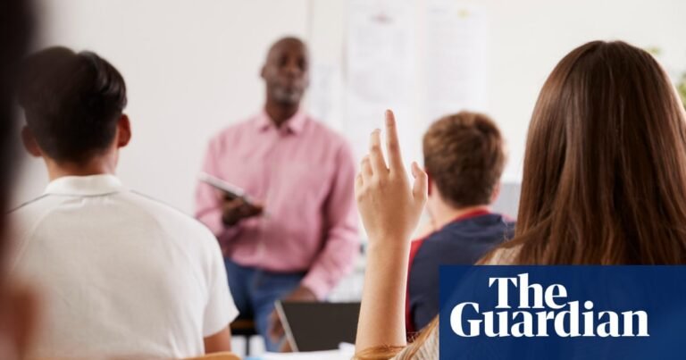 David Blunkett backs proposal for skilled migrants to train British workers | Immigration and asylum David Blunkett backs proposal for skilled migrants to train British workers | Immigration and asylum