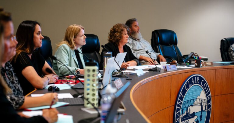 Fluoridation Debate Turns Raucous in a Michigan Community — ProPublica Fluoridation Debate Turns Raucous in a Michigan Community — ProPublica