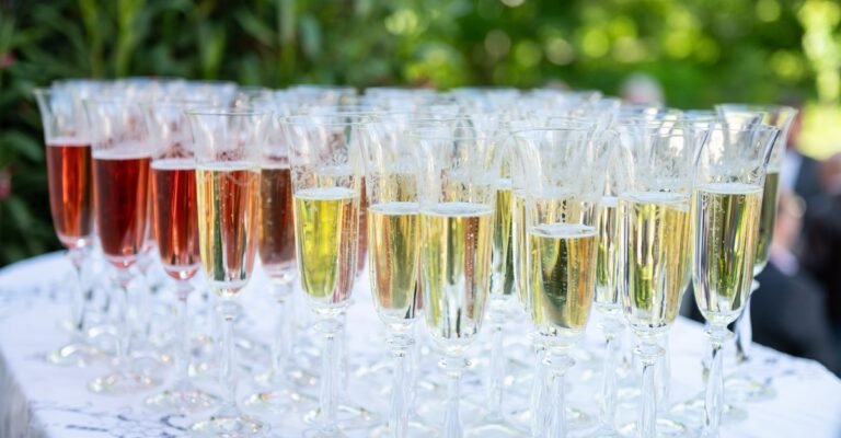 How Wedding Sprawl Affects the Guests