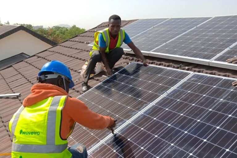 Nigeria, a Major Oil Producer, Sees Beginnings of a Solar Boom