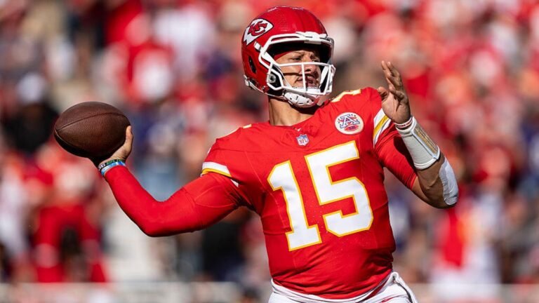 Sunday Night Football: How to Watch Lions vs. Chiefs Tonight