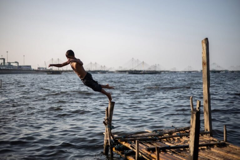 Heat Waves Will Be Less Extreme because of Paris Climate Agreement