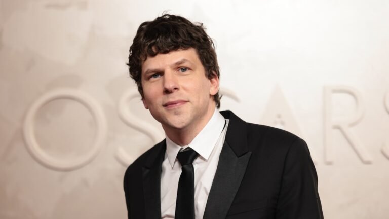 Jesse Eisenberg Is Donating a Kidney to a Stranger