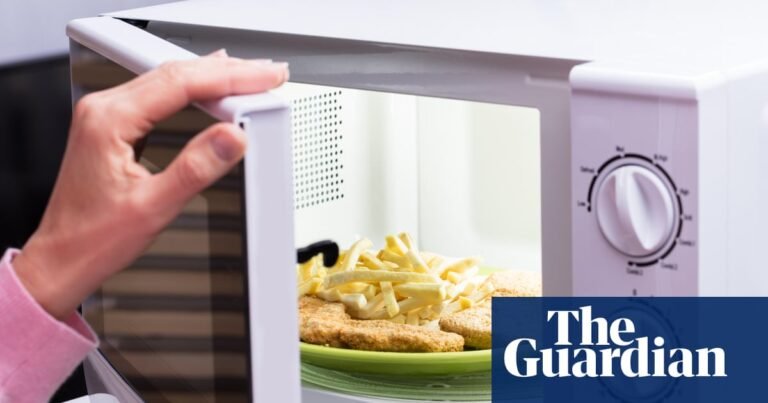 Ultra-processed foods may help explain rising bowel cancer in under-50s, study suggests | Ultra-processed foods Ultra-processed foods may help explain rising bowel cancer in under-50s, study suggests | Ultra-processed foods