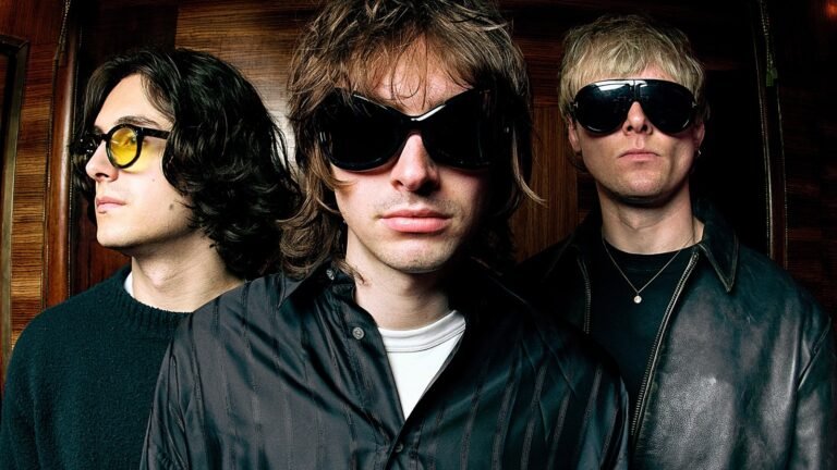 VILLANELLE Are Bringing Back Classic Grunge. Listen to The New Single