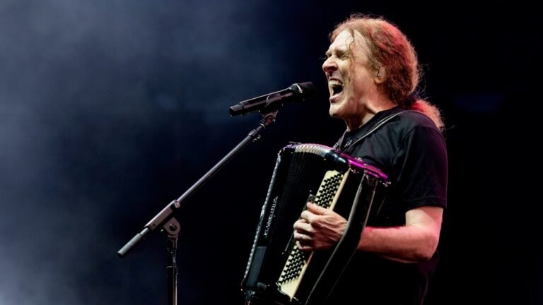 'Weird Al' Yankovic Announces 90-Date 'Bigger & Weirder' 2026 Tour