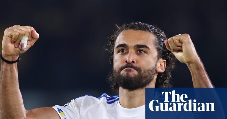 Chelsea lose at Leeds and Liverpool scrape a point – Football Weekly | Soccer
