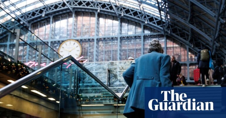 Eurostar slowly resumes but passengers face more cancellations and delays | Eurostar