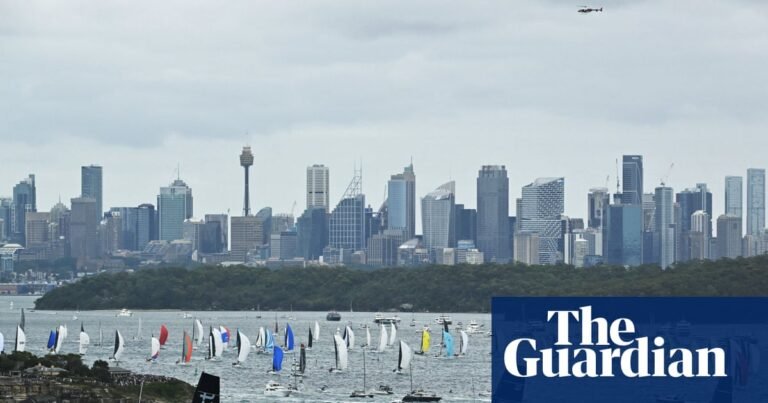 LawConnect leads Sydney to Hobart fleet out of the Heads with rough seas ahead | Sydney to Hobart yacht race