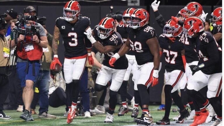 NFL Week 17 grades: Patriots perfect vs. Jets, Falcons earn A- for stunning Rams NFL Week 17 grades: Patriots perfect vs. Jets, Falcons earn A- for stunning Rams