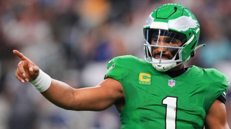 NFL Week 17 picks, predictions, schedule, odds, fantasy tips