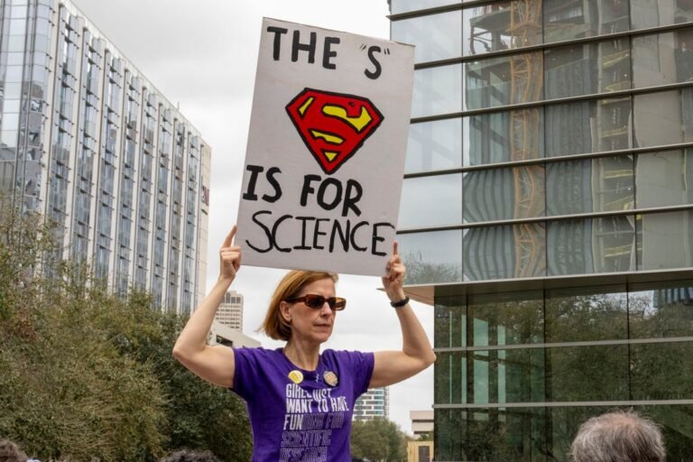 Americans Overwhelmingly Support Science, but Some Think the U.S. Is Lagging Behind: Pew Americans Overwhelmingly Support Science, but Some Think the U.S. Is Lagging Behind: Pew