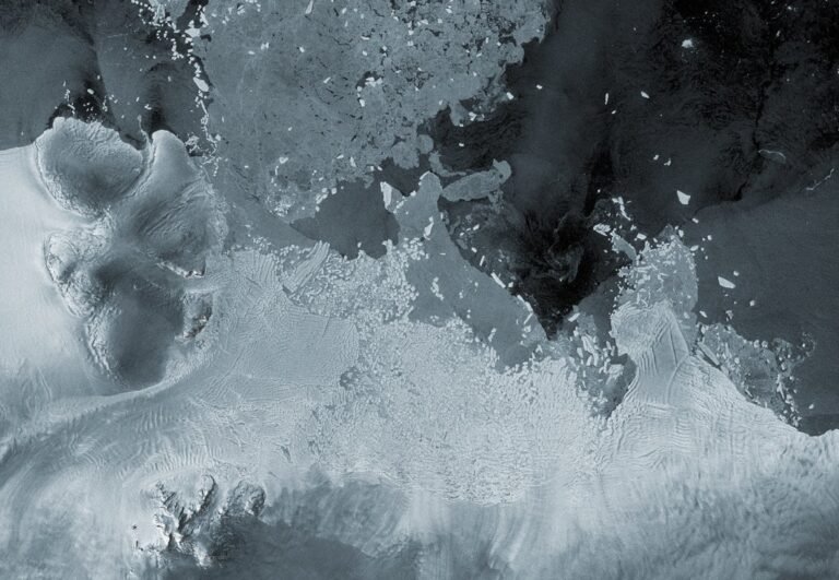 Antarctica Doomsday Glacier Rattled by Hundreds of Iceberg Earthquakes
