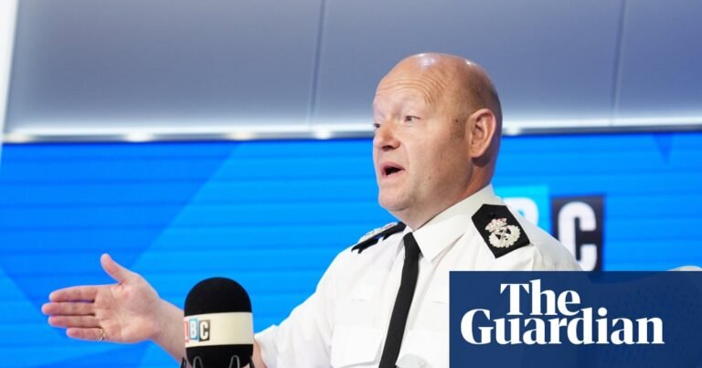 Police chief behind Maccabi Tel Aviv ban clings to job despite home secretary wanting him to quit | Police Police chief behind Maccabi Tel Aviv ban clings to job despite home secretary wanting him to quit | Police