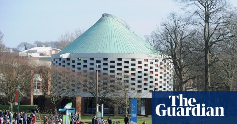 UK ministers scrap foreign students target in shift to overseas hubs strategy | Education policy