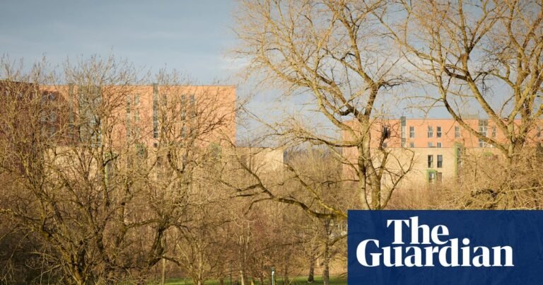 Analysis finds urban areas in England where no one lives within 15-minute walk of nature | Access to green space Analysis finds urban areas in England where no one lives within 15-minute walk of nature | Access to green space