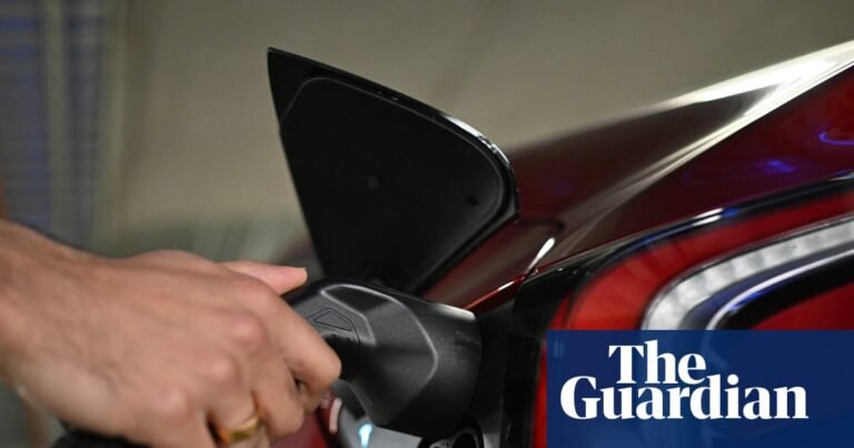Replacing 1m petrol cars with EVs could cut Australia’s reliance on foreign fuel by 1bn litres a year | Electric vehicles Replacing 1m petrol cars with EVs could cut Australia’s reliance on foreign fuel by 1bn litres a year | Electric vehicles