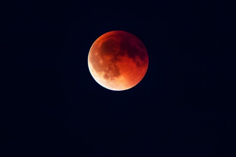 See the moon turn blood red in a total lunar eclipse this week See the moon turn blood red in a total lunar eclipse this week