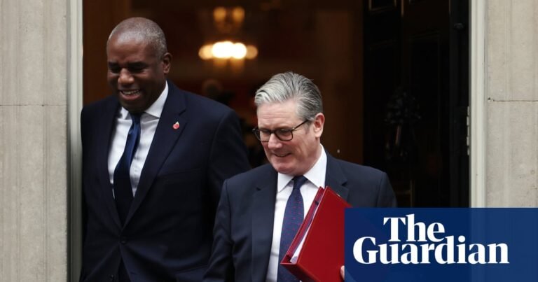 Thousands of lawyers urge Keir Starmer to rethink plans to cut jury trials | Trial by jury