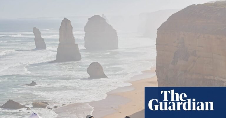 Twelve Apostles visitors to be charged entry fee to see natural wonder | Victoria