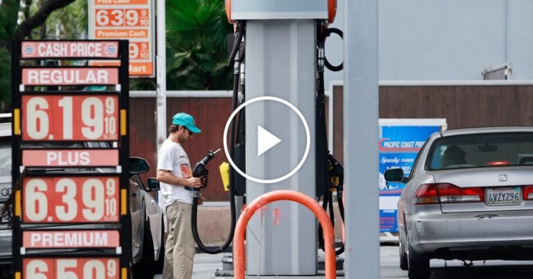 U.S. Gas Prices Top $4 a Gallon U.S. Gas Prices Top $4 a Gallon