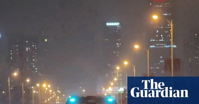 ‘System malfunction’ causes robotaxis to stall in the middle of the road in China | Self-driving cars ‘System malfunction’ causes robotaxis to stall in the middle of the road in China | Self-driving cars