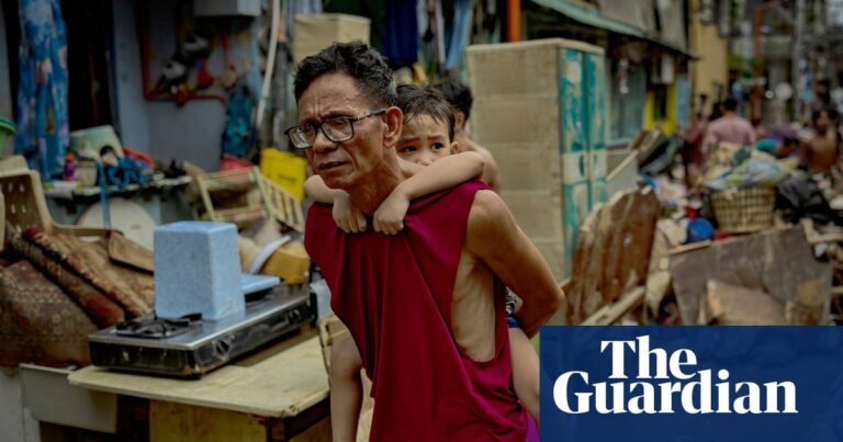 Declare climate crisis a global public health emergency, experts tell WHO | Climate crisis