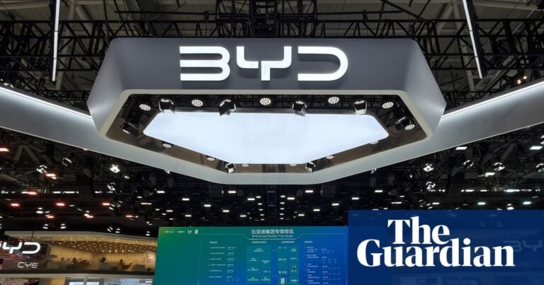 China’s BYD aims to be world’s biggest car firm within five years | Automotive industry China’s BYD aims to be world’s biggest car firm within five years | Automotive industry