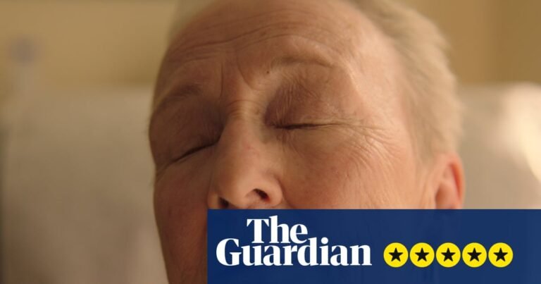Familiar Touch review – Kathleen Chalfant is wonderful in subtle, sensual memory loss drama | Movies Familiar Touch review – Kathleen Chalfant is wonderful in subtle, sensual memory loss drama | Movies