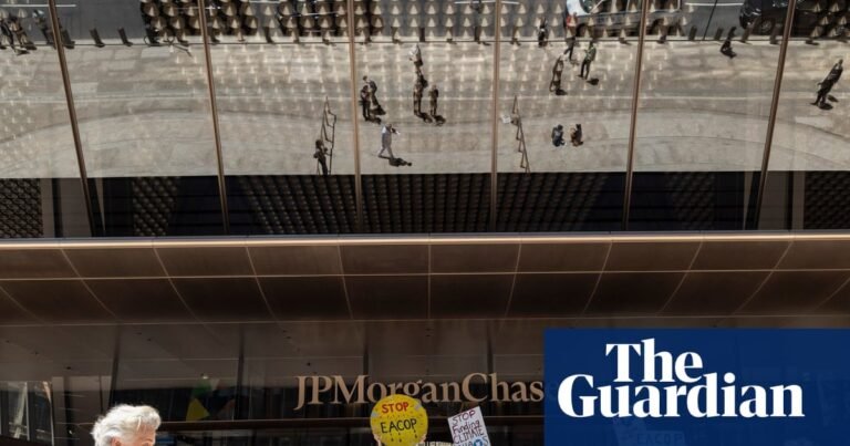 World’s largest banks pledged $906bn to fossil fuel companies in ‘unfathomable’ increase in 2025, report finds | Fossil fuels World’s largest banks pledged $906bn to fossil fuel companies in ‘unfathomable’ increase in 2025, report finds | Fossil fuels