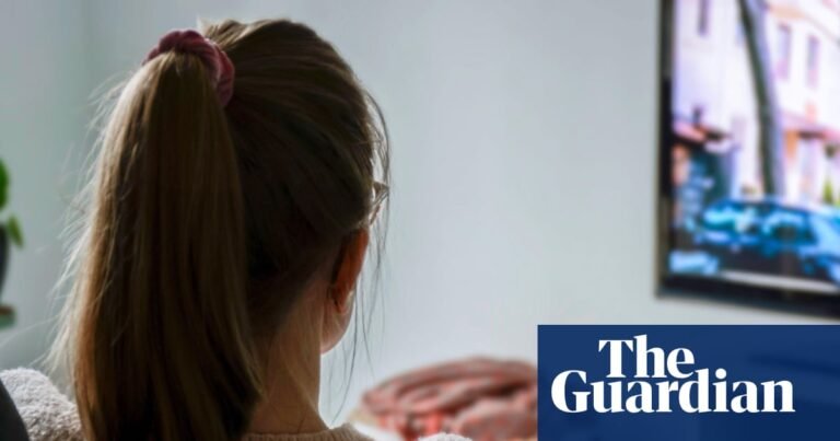 Sitting for more than 30 minutes at a time linked to higher risk of cancer death | Cancer research Sitting for more than 30 minutes at a time linked to higher risk of cancer death | Cancer research