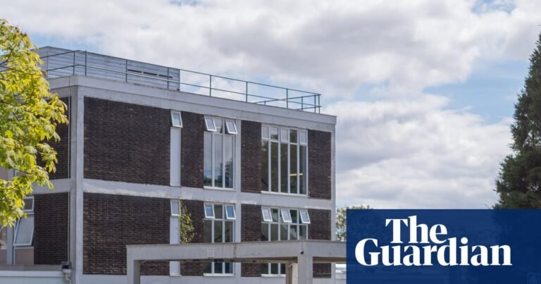Doctors at remote Devon hospital get ‘crash course’ after maternity unit shut | Devon Doctors at remote Devon hospital get ‘crash course’ after maternity unit shut | Devon