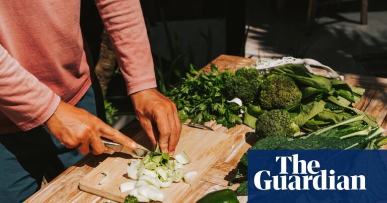 Iceberg, romaine, kale: which salad greens are healthiest? | Well actually Iceberg, romaine, kale: which salad greens are healthiest? | Well actually