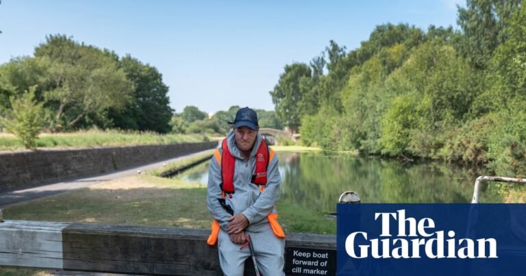 Meet the offenders cleaning canals in the West Midlands as an alternative to prison | Prisons and probation Meet the offenders cleaning canals in the West Midlands as an alternative to prison | Prisons and probation